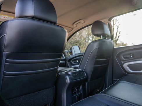 Used 2018 Nissan Titan PRO-4X image 28