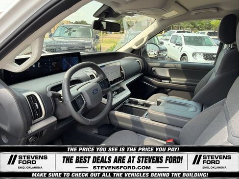 Used 2025 Ford Expedition Max Active AWD/4WD image 15