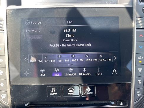 Used 2022 INFINITI Q60 Red Sport 400 w/ Proactive Package image 19