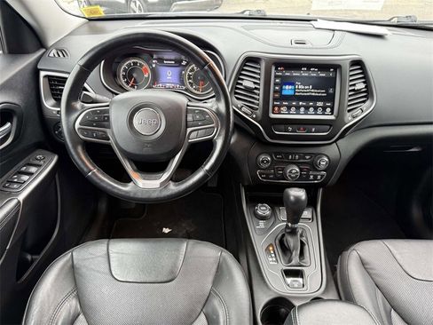 Used 2021 Jeep Cherokee Latitude Lux w/ Comfort/Convenience Group image 11