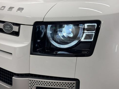 Used 2021 Land Rover Defender 110 SE AWD/4WD image 32