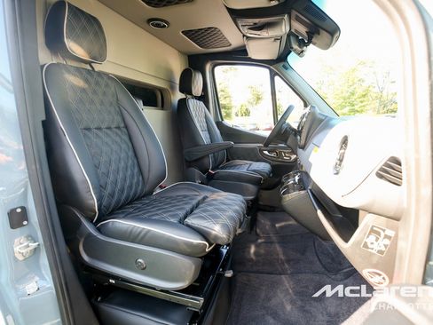 Used 2023 Mercedes-Benz Sprinter 3500 image 16