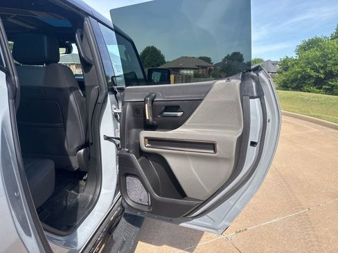 Used 2024 GMC Hummer EV 2X AWD/4WD image 15