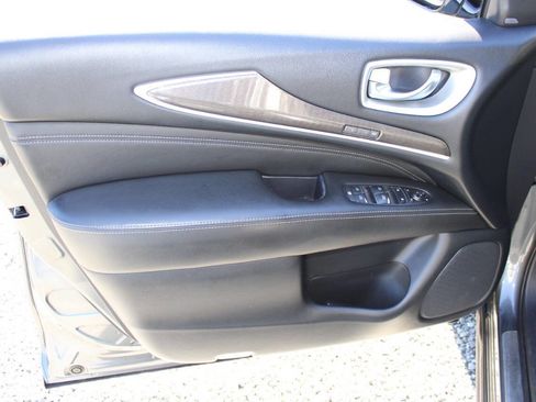 Used 2019 INFINITI QX60 Luxe w/ Essential Package image 24