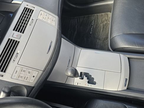Used 2005 Toyota Avalon XL image 14