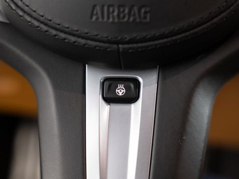 Used 2019 BMW M550i xDrive AWD/4WD image 40