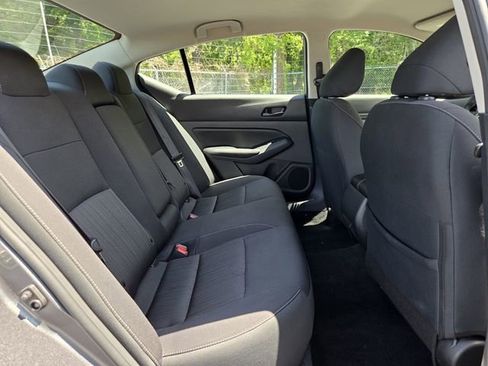 Used 2025 Nissan Altima 2.5 SV FWD image 16