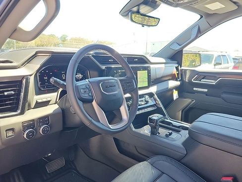 Used 2025 GMC Sierra 1500 Denali AWD/4WD image 10