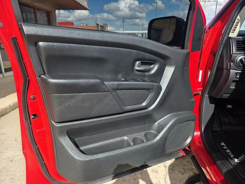 Used 2020 Nissan Titan S w/ S Utility Package RWD image 11