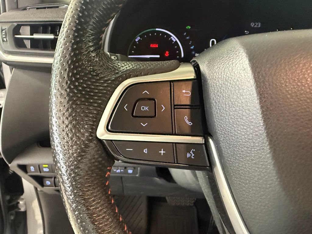Used 2024 Toyota Sienna XSE FWD image 17