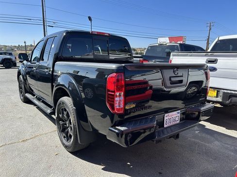 Used 2020 Nissan Frontier SV w/ Midnight Edition Floor Mats image 4