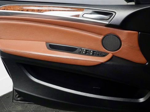 Used 2013 BMW X5 xDrive50i image 40