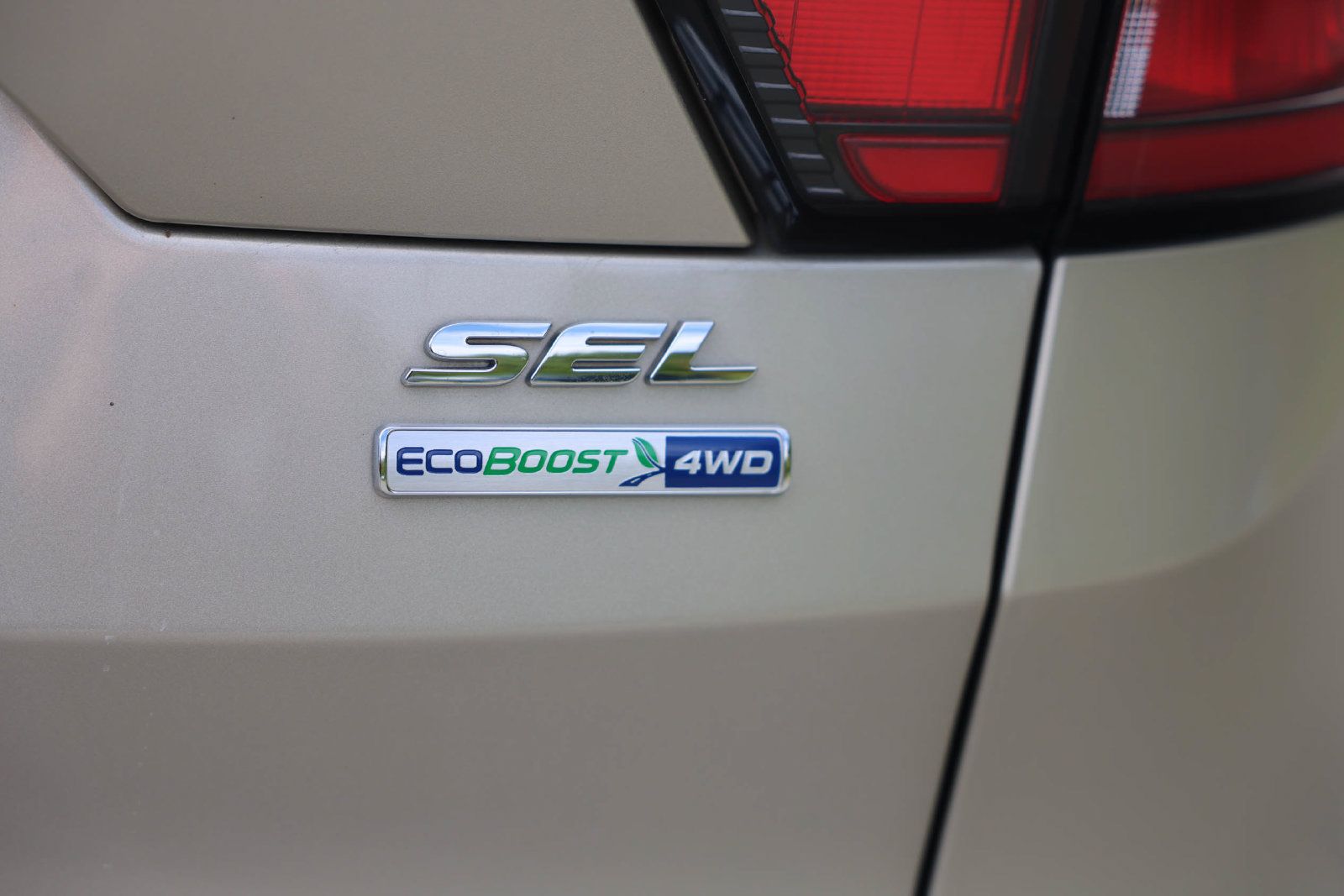 Certified 2018 Ford Escape SEL w/ Ford Safe & Smart Package AWD/4WD image 33