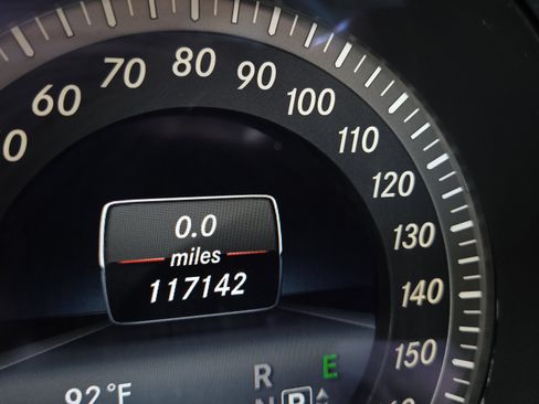 Used 2014 Mercedes-Benz E 350 Sedan image 19