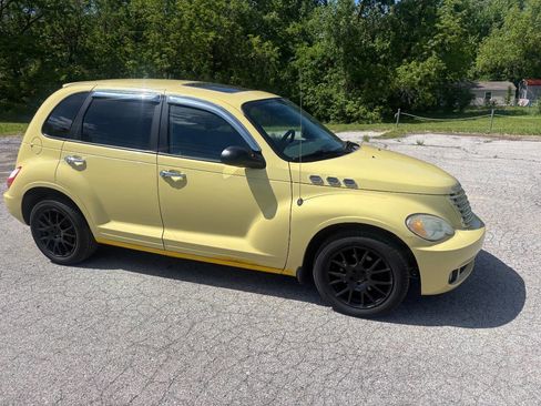 Used 2007 Chrysler PT Cruiser Limited FWD image 4