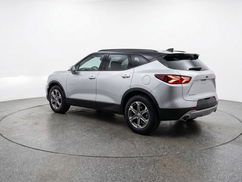 Used 2025 Chevrolet Blazer LT FWD image 6