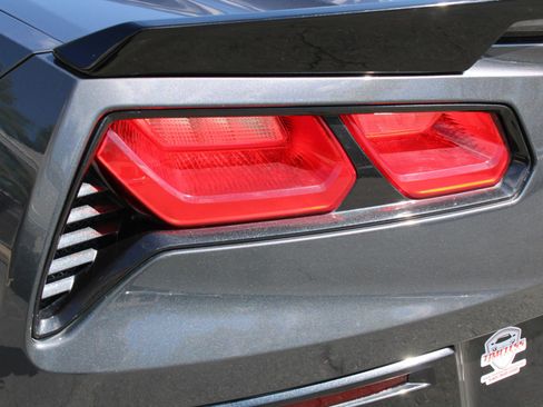 Used 2014 Chevrolet Corvette Stingray Coupe image 25