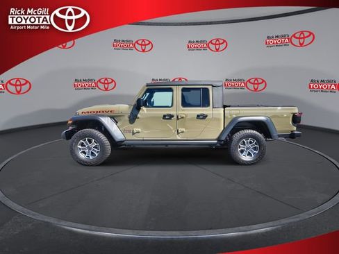 Used 2025 Jeep Gladiator Mojave w/ Convenience Group AWD/4WD image 5