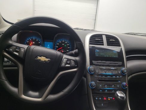 Used 2013 Chevrolet Malibu LS image 22