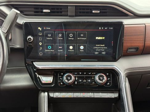 Used 2024 GMC Sierra 3500 Denali Ultimate image 20