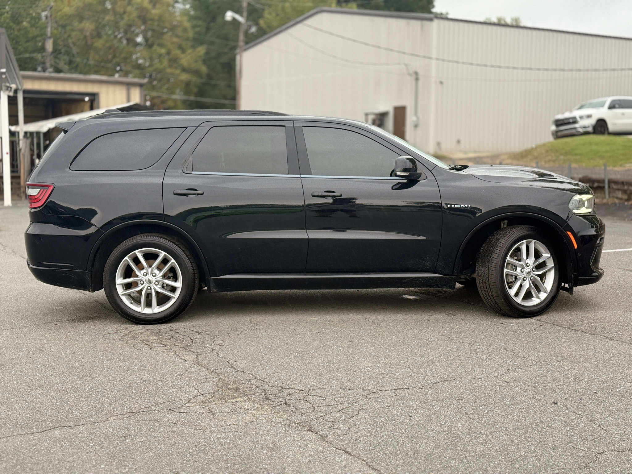 Used 2023 Dodge Durango R/T RWD image 10