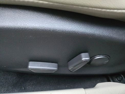 Used 2015 Ford Focus Electric Hatchback 4D w/ Exterior Protection Package image 26