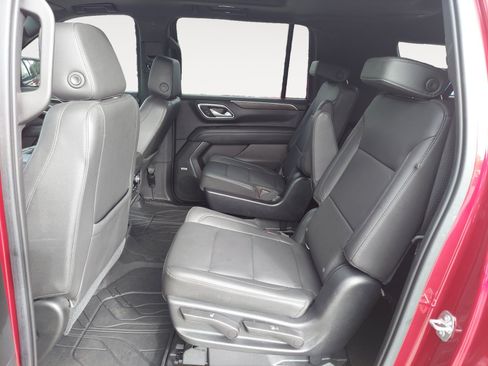 Used 2021 Chevrolet Suburban Z71 w/ Luxury Package AWD/4WD image 23