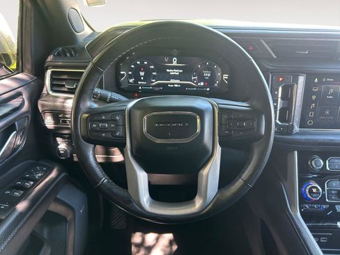 Used 2023 GMC Yukon Denali AWD/4WD image 12