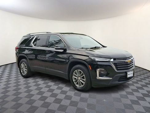 Used 2023 Chevrolet Traverse LT FWD image 1