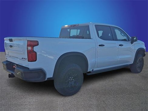 Used 2025 Chevrolet Silverado 1500 ZR2 w/ Technology Package image 4