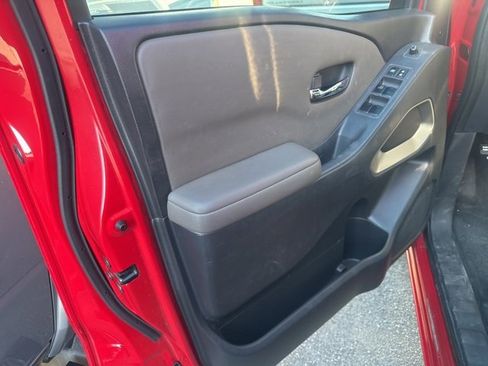 Used 2023 Nissan Frontier SV w/ SV Convenience Package image 8
