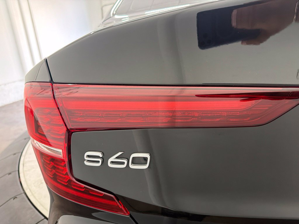 Used 2022 Volvo S60 B5 Inscription AWD/4WD image 11