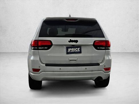 Used 2019 Jeep Grand Cherokee Altitude image 6