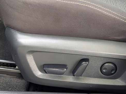 Used 2023 Nissan Rogue SV image 26
