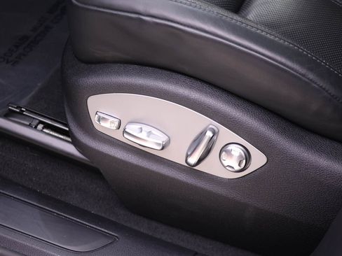 Certified 2024 Porsche Macan image 19