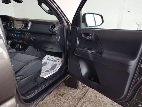 Used 2023 Toyota Tacoma TRD Sport AWD/4WD image 10