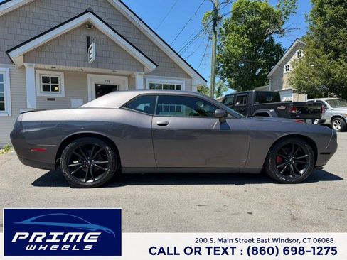 Used 2017 Dodge Challenger SXT w/ Blacktop Package RWD image 8