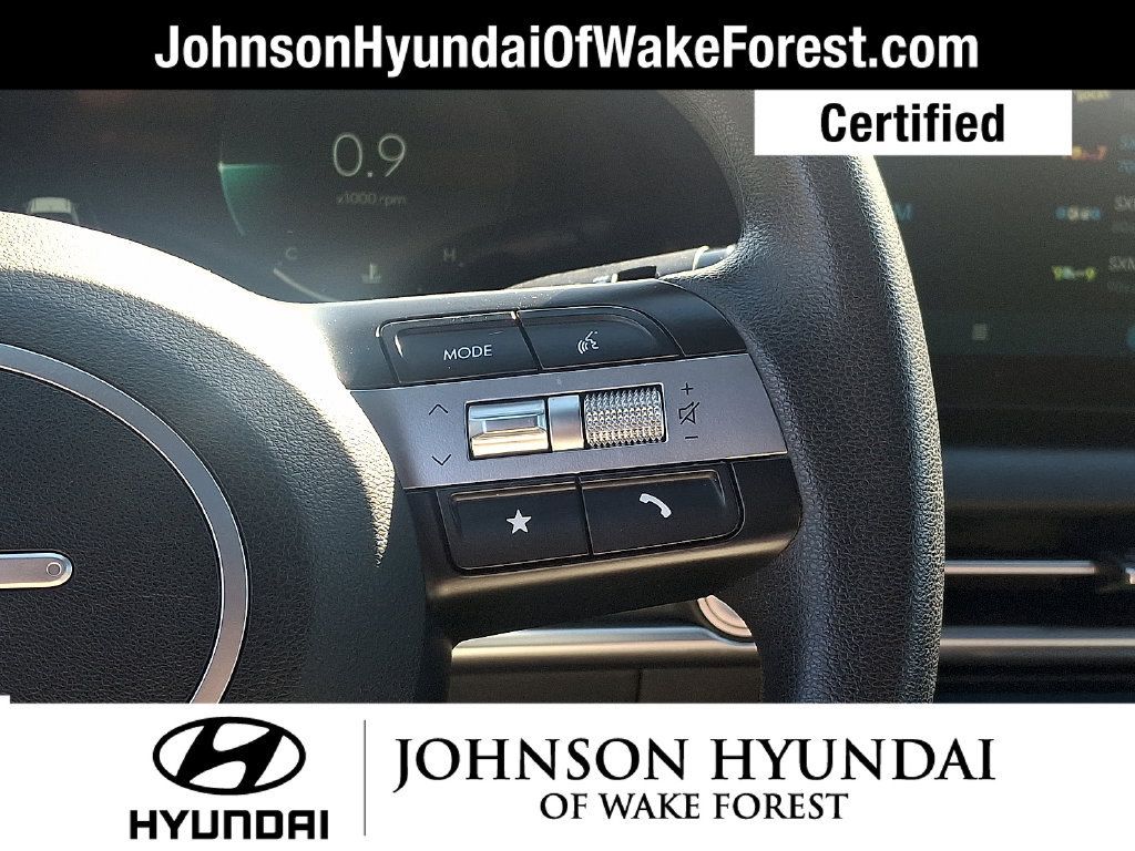 Certified 2025 Hyundai Santa Cruz SEL FWD image 10