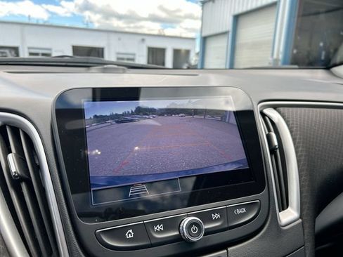 Used 2022 Chevrolet Malibu LT FWD image 14