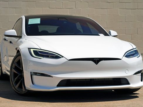 Used 2021 Tesla Model S Plaid image 4