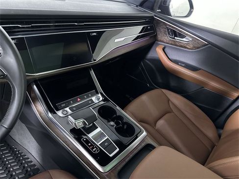 Used 2024 Audi Q8 Premium Plus image 36