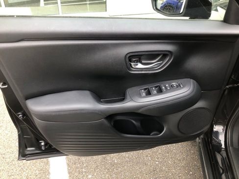Used 2023 Honda HR-V LX image 11