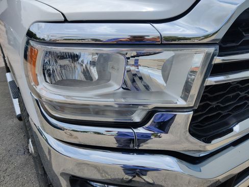 Used 2020 RAM 3500 Tradesman w/ Chrome Appearance Group image 4