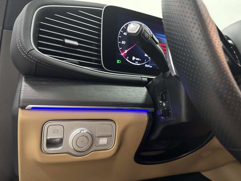 Certified 2025 Mercedes-Benz GLS 450 4MATIC image 32