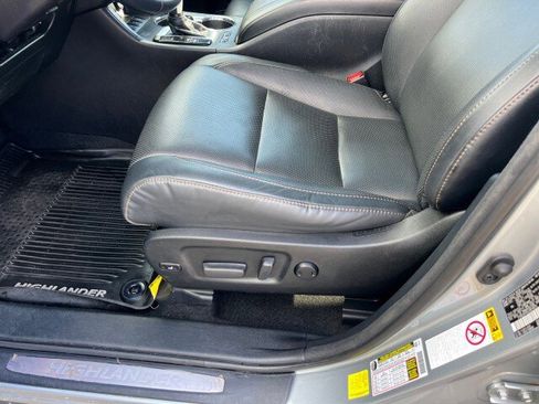 Used 2018 Toyota Highlander Limited image 8