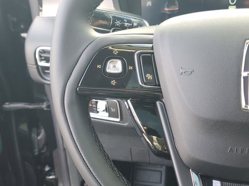 New 2026 Lincoln Corsair Premiere image 17