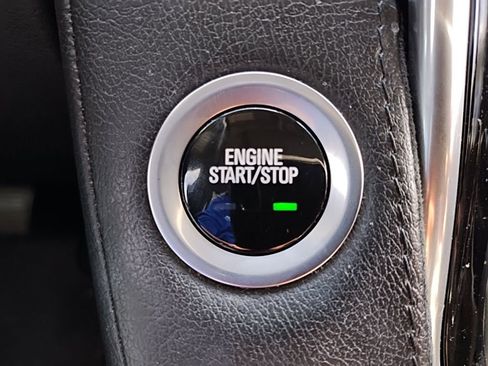 Used 2018 Cadillac Escalade ESV Premium Luxury image 21