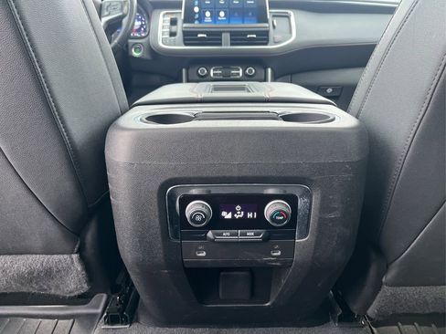 Used 2022 Chevrolet Suburban RST image 21