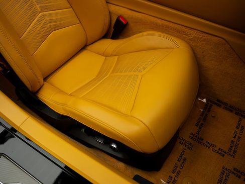 Used 2023 Chevrolet Corvette Stingray Premium Cpe w/ Z51 Performance Package RWD image 38