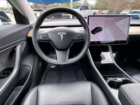 Used 2018 Tesla Model 3 Long Range image 5